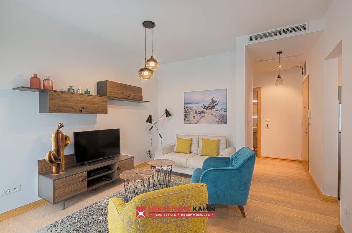 Lepo opremljen dvosoban stan 200m od mora, Budva